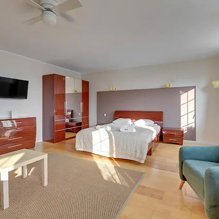 Old Town Targ Rybny - Self Check-in, Parking, River View By Renters