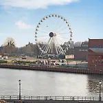 Appartement Old Town Targ Rybny - Self Check-in, Parking, River View By Renters