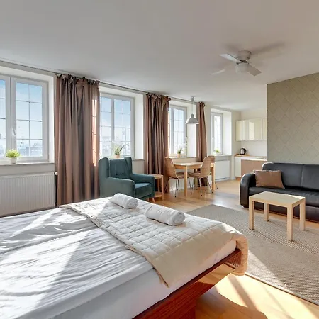 Апартаменты Dom & House - Old Town Targ Rybny - Self Check-in, Parking, River View