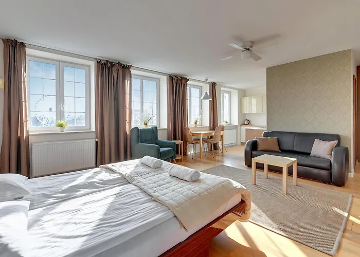 Апартаменты Dom & House - Old Town Targ Rybny - Self Check-in, Parking, River View